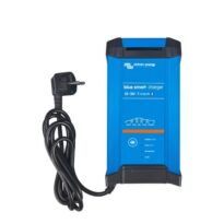 Blue Smart IP22 Charger 12/30(3) 230V CEE 7/7